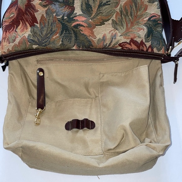 RELICđ Tapestry Bucket Shoulder Bag relic by fossil Messenger with Leaf Charm - Picture 9 of 16